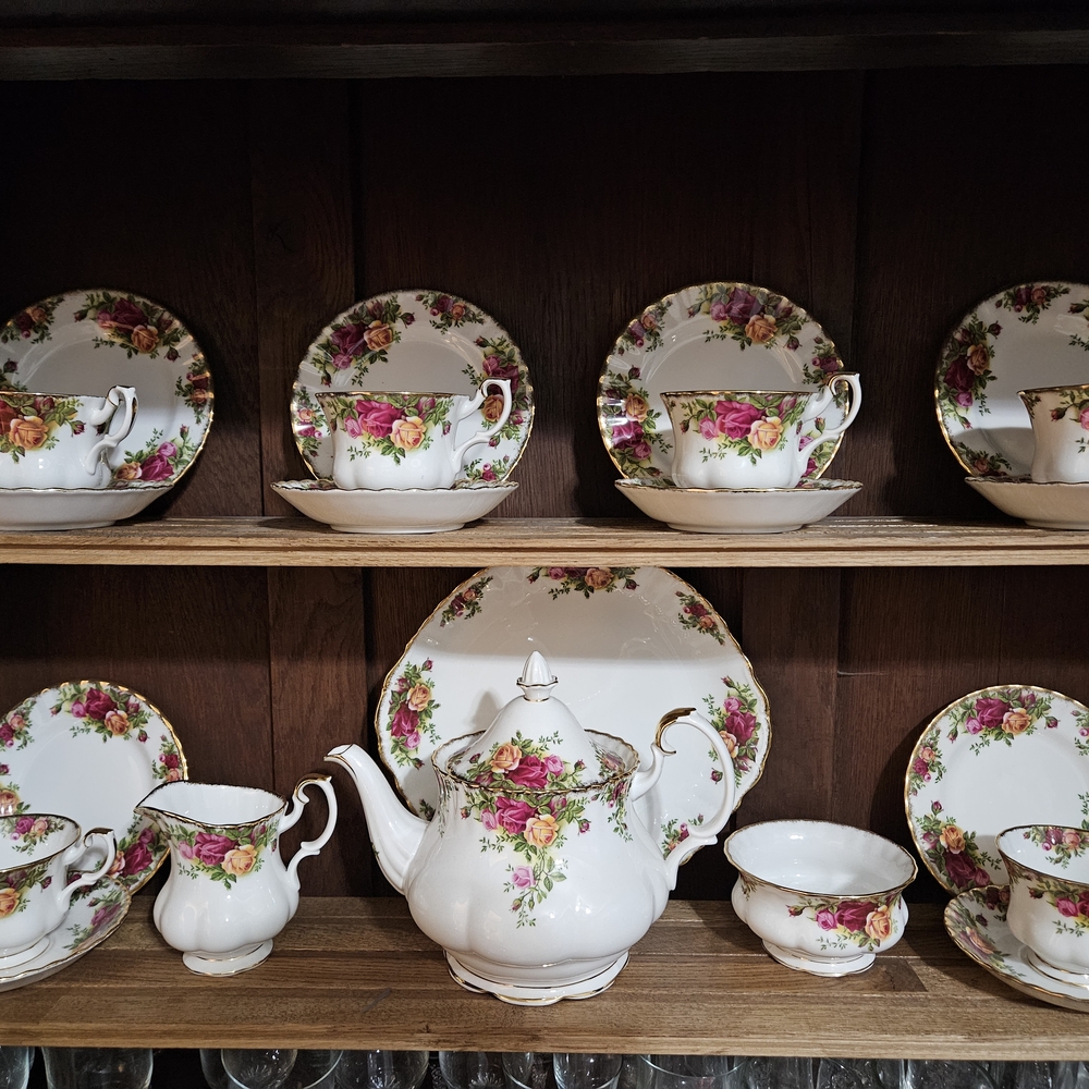 Royal Albert Old Country Roses Tea Service - Pot Cups Saucers Creamer Sugar